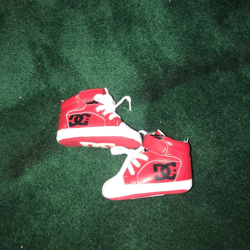 DC crib shoes 0-6 months